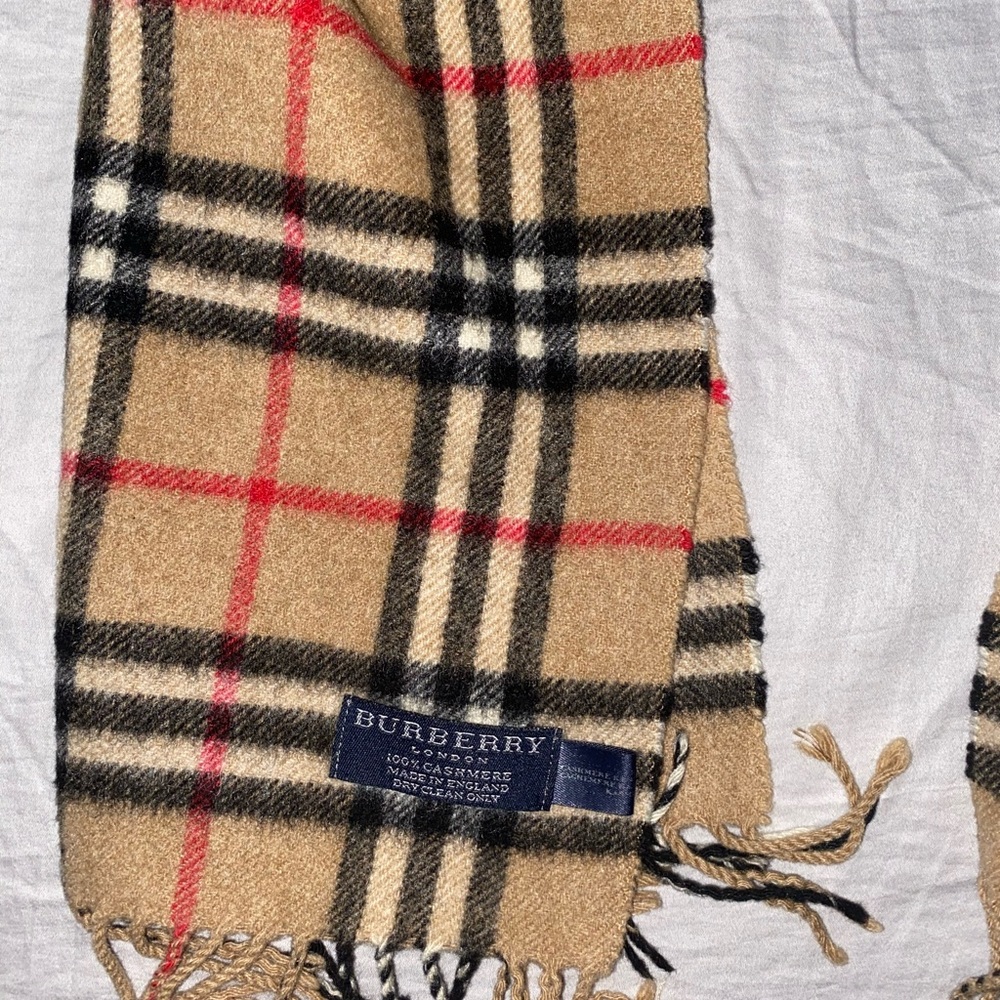 Burberry cashmere scarf